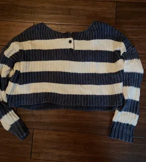 American Eagle Cropped Sweater thumbnail 2