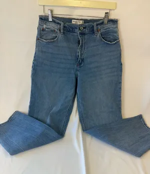 Abercrombie & Fitch Women’s Straight Leg Jeans - Medium Blue Wash thumbnail 1