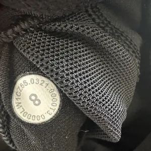 Lululemon Nulu Twist-Back Yoga Tank Top 8 Black Light Support C/D Cups Wisteria thumbnail 4
