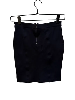 Alice + Olivia Black Mini Bodycon Skirt Size 0 Back Zip & Clasp Closure thumbnail 4