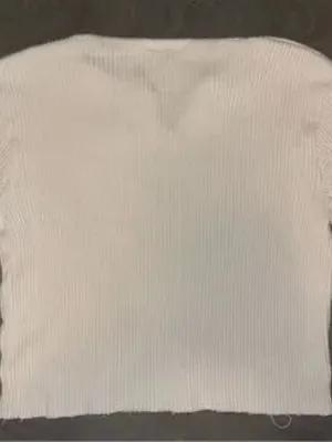 Brandy Melville Cropped Cream Long Sleeve thumbnail 4