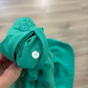 Lululemon Track That Mid-Rise Lined Short 5" Maldives Green Women Size 14 thumbnail 3