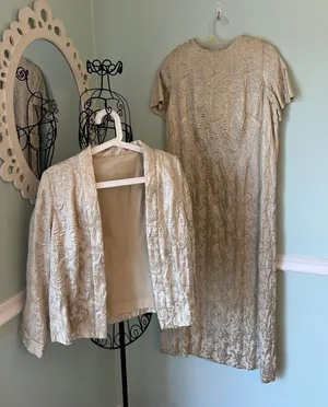 VTG. 1950's Gold CUSTOM MADE - Brocade‎ shift Dress And Jacket Medium thumbnail 1