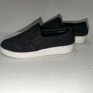 Vionic Shoes Womens 7.5 Black Leather Perforated Slip On Comfort Casual Sneakers thumbnail 6