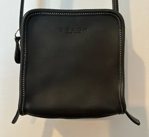 Vintage Coach Bellini Purse Crossbody Bag Leather #9139 , Costa Rica Black‎ thumbnail 1