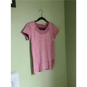 Nike Seamless Short Sleeve Top Size S Heather Maroon Pink thumbnail 2