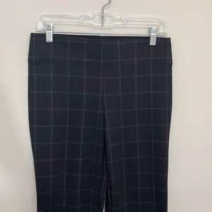 Max Studio Women’s Pants Size Medium thumbnail 3