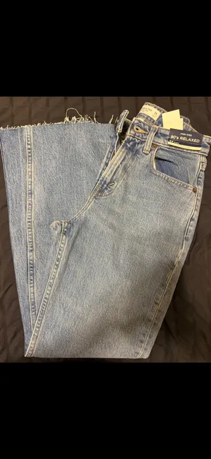 Abercrombie & Fitch Curve Love High Rise 90s Relaxed Jeans thumbnail 2