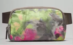 Lululemon everywhere belt bag hyper dye thumbnail 1