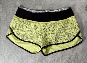 Lululemon Shorts 2.5" Hotty Hot Lined Yellow/Spots Sz 6 thumbnail 1