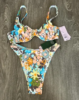 Wild Fable Floral underwire bikini thumbnail 1