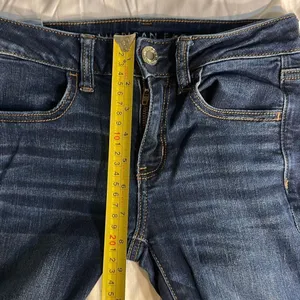 American Eagle Jeans Jegging Size 2. Waist: 26, Inseam: 27 inches thumbnail 4
