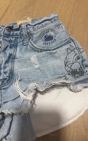American Eagle Outfitters thumbnail 1