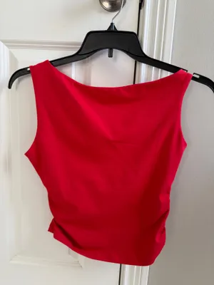 Red off the shoulder top Size M thumbnail 2