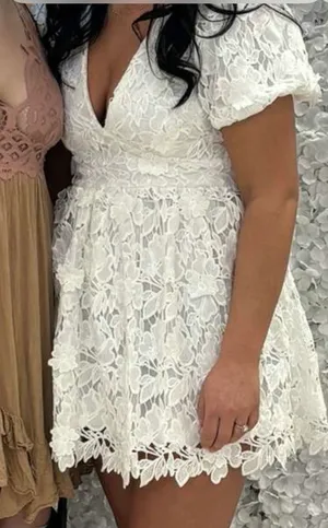 White Dress Size M thumbnail 3
