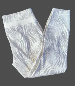 Lululemon Inspire Tight II Mesh Palm Camo White Nimbus 10 Zip Pocket Crop Yoga thumbnail 1