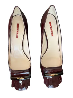 Prada Women’s Oxblood Burgundy Patent Leather Kiltie Fringe Pump Heels Size 39.5 thumbnail 2