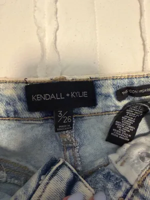 Kendall + Kylie thumbnail 5