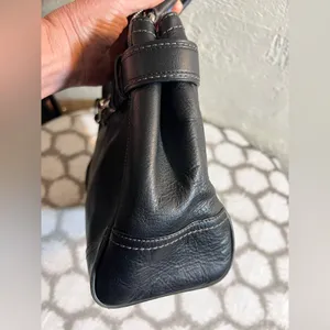 COACH Black Leather Handbag, Vintage, gently used, great condition thumbnail 6