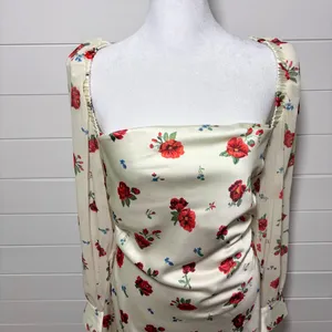 Weworewhat‎ Red Floral Satin Puff Sleeve Mini Dress Size 8 thumbnail 5