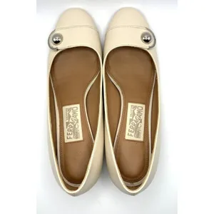 Salvatore Ferragamo Cream Leather Block Heel Pumps Silver Ball Detail Size 9B thumbnail 2