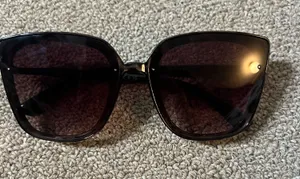 Sunglasses Tahari thumbnail 1