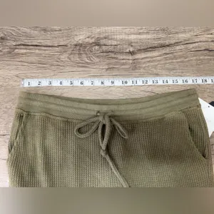 Beyond Yoga Weekend Sweatpant in Olive Size Medium NWT‎ thumbnail 5