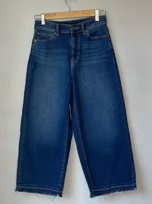Uniqlo Wide Leg Crop Jeans Raw Hem High Rise thumbnail 1