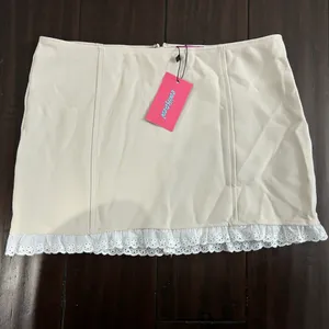 Edikted Cream Skirt with White Lace Medium NWT thumbnail 2