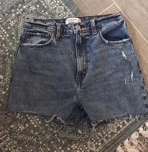 Abercrombie Shorts Ultra High-Rise thumbnail 1