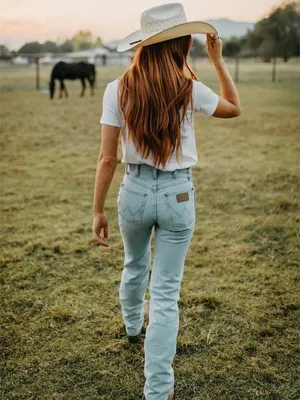 Wrangler Light Wash Slim Boot thumbnail 2