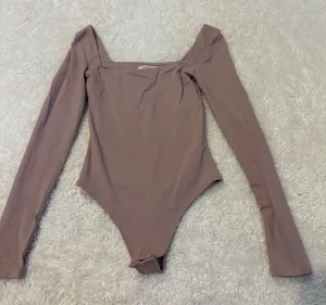 Aritzia Babaton Contour Womens XS Long Sleeve Dusty Preppy College Minimalist thumbnail 1