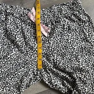 Victoria’s Secret Leopard Pajama Pants Black White Medium Pink Tie thumbnail 8