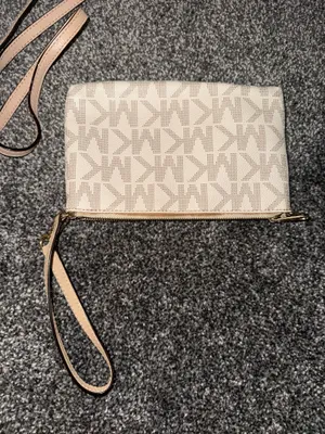 Michael Kors Logo Pattern Wristlet thumbnail 3
