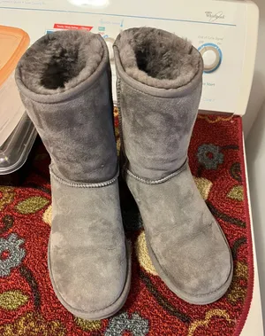 UGG Boots Classic Short thumbnail 1