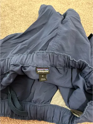 Patagonia WOMEN'S BARELY BAGGIES 2 1/2" SHORT thumbnail 3