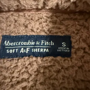 Abercrombie & Fitch Soft A & F Sherpa 1/4 zip fleece small. thumbnail 6