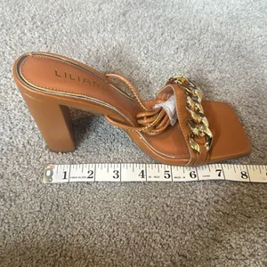 Women’s Liliana Mabel-17 Chunky Gold Tone Chain Lace Up Heel Size 7 NEW thumbnail 10