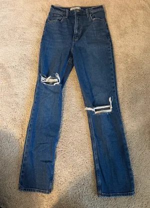 Abercrombie Ankle Straight Ultra High-Rise thumbnail 1
