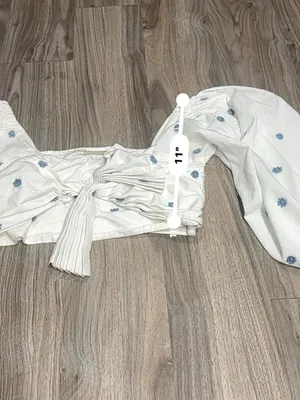 FARM Rio White Puff-Sleeve Crop Top with Blue flowers Print. thumbnail 14