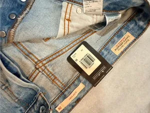 NWT Levi’s Size 28 Icon Skirt Mid Rise Distressed Denim Mini Medium Wash Classic thumbnail 10