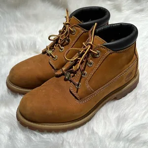 Timberland Nellie Chukka boots Size 7.5.‎ B82 thumbnail 2
