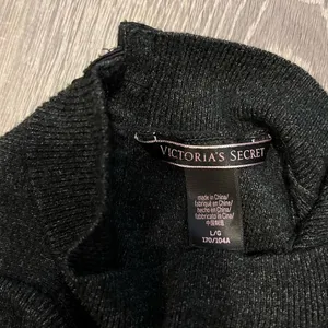 Victoria’s Secret Gray Pullover Sweater Vest Size L thumbnail 5