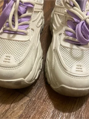 Womens Size 37 US 6.5 Fashion Sneakers Tennis Shoes White With Lavender Purple thumbnail 3