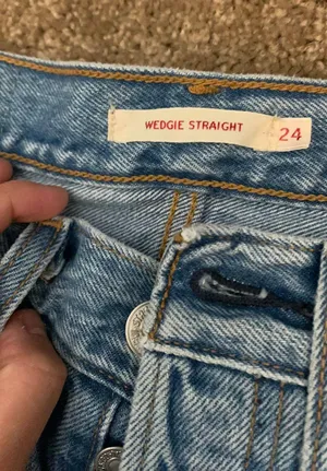 Levi's Vintage Wedgie Straight Jeans thumbnail 2