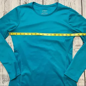 Asics Women’s Long Sleeve Athletic Top. Size Small. thumbnail 6