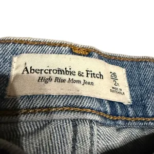 Abercrombie & Fitch Size 2/26 High Rise Mom‎ Jeans Straight Leg Basic Everyday thumbnail 3