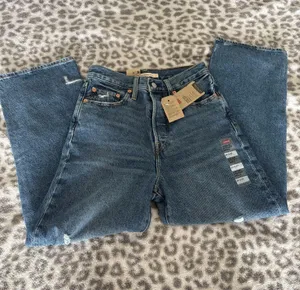 Levi’s Ribcage Straight Ankle Jeans thumbnail 1