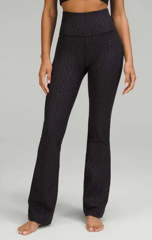 Lululemon Groove Super-High-Rise Flared Pant *Nulu. SZ 8 excellent condition thumbnail 1