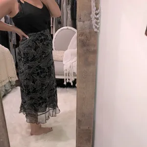 Choices size medium black & white maxi skirt thumbnail 3